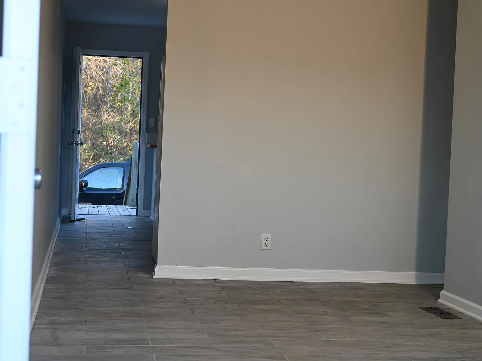 Duplex 06 - 1029-A & 1029-B Mckee - Unit12 — Photo 2