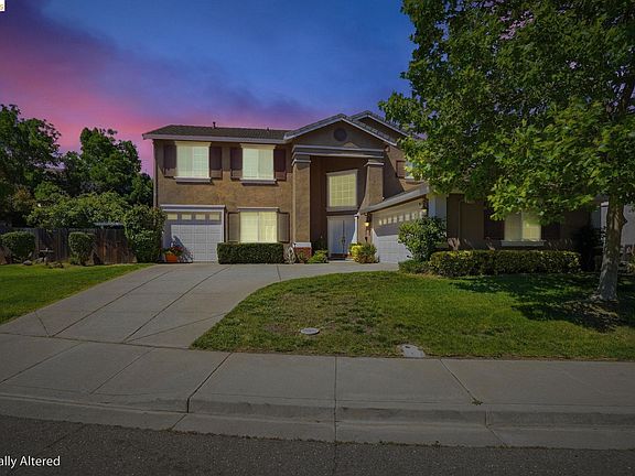 2nd image of 1315 Oak Crest Way