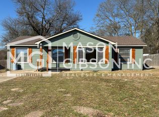 1406 Dean St, Henderson, TX 75654