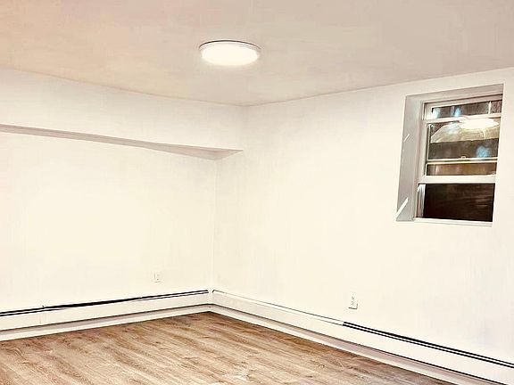 3rd image of 166-168 Auburn St #168B