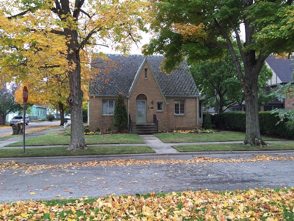 Looking from W. Euclid Ave 