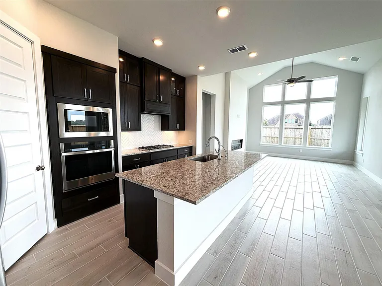26127 Mossy Greens Dr — Photo 6