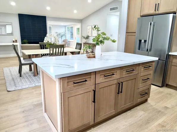 8774 Tommy Dr, San Diego, CA 92119