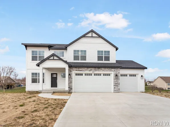 9453 Fields Dr, Zeeland, MI 49464