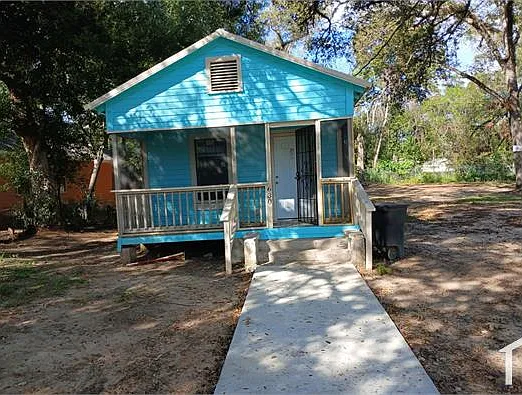 2 bed, 800 sqft, $1,250 — Photo 1
