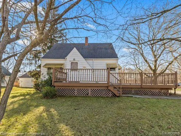 409 Oakland St, Holly, MI 48442