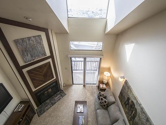 4th image of 1487 Woodside Ave #B304
