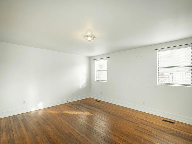 126 Goodson Ave — Photo 4