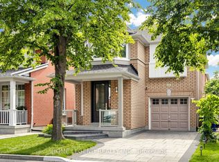 14 McCaul St, Markham, ON L6C 2E5