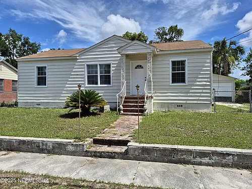 4717 Cambridge Rd Photo 1