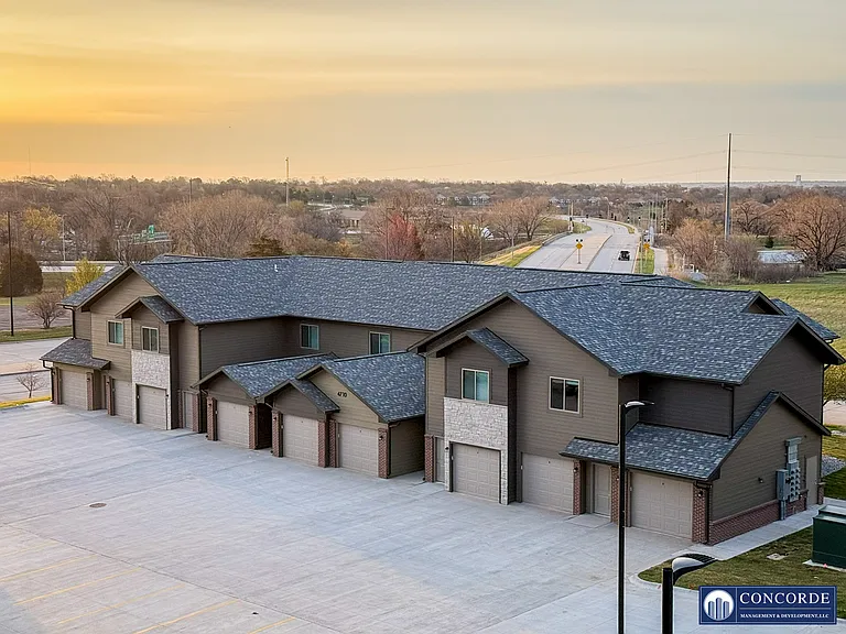 Horizon Apartments & Villas — Photo 3
