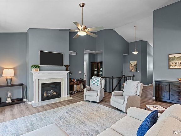4th image of 8 Crystal Spring Ct