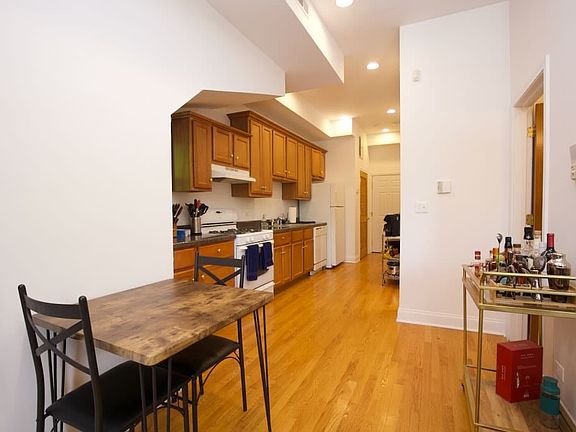 5th image of 1821 N Sheffield Ave #F2