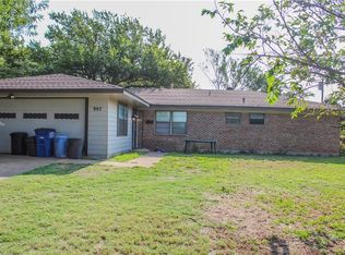 907 Simmons Dr, Euless, TX 76040