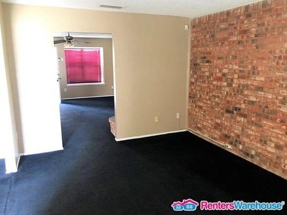 3rd image of 6 E Creek Ln