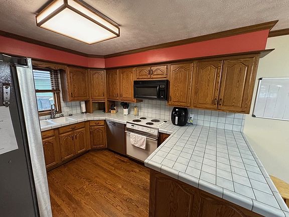 5th image of 810 Maplewood Ave