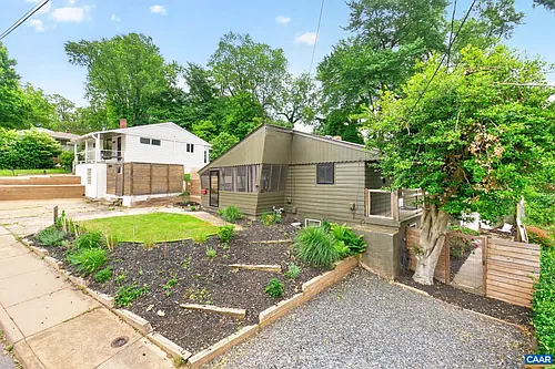 1408 Baker St #B Photo 1