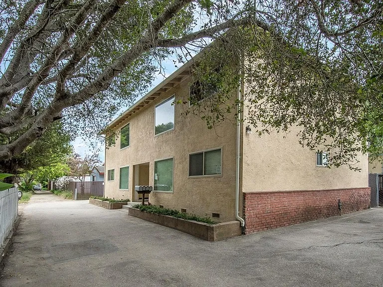 522 Barson St #D — Photo 3