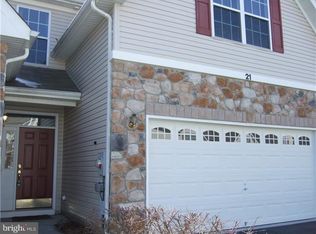 21 Blake Dr, Pennington, NJ 08534