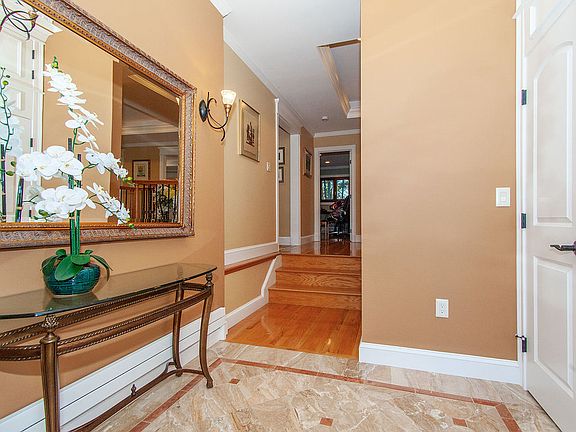 4th image of 113 Deborah Rd