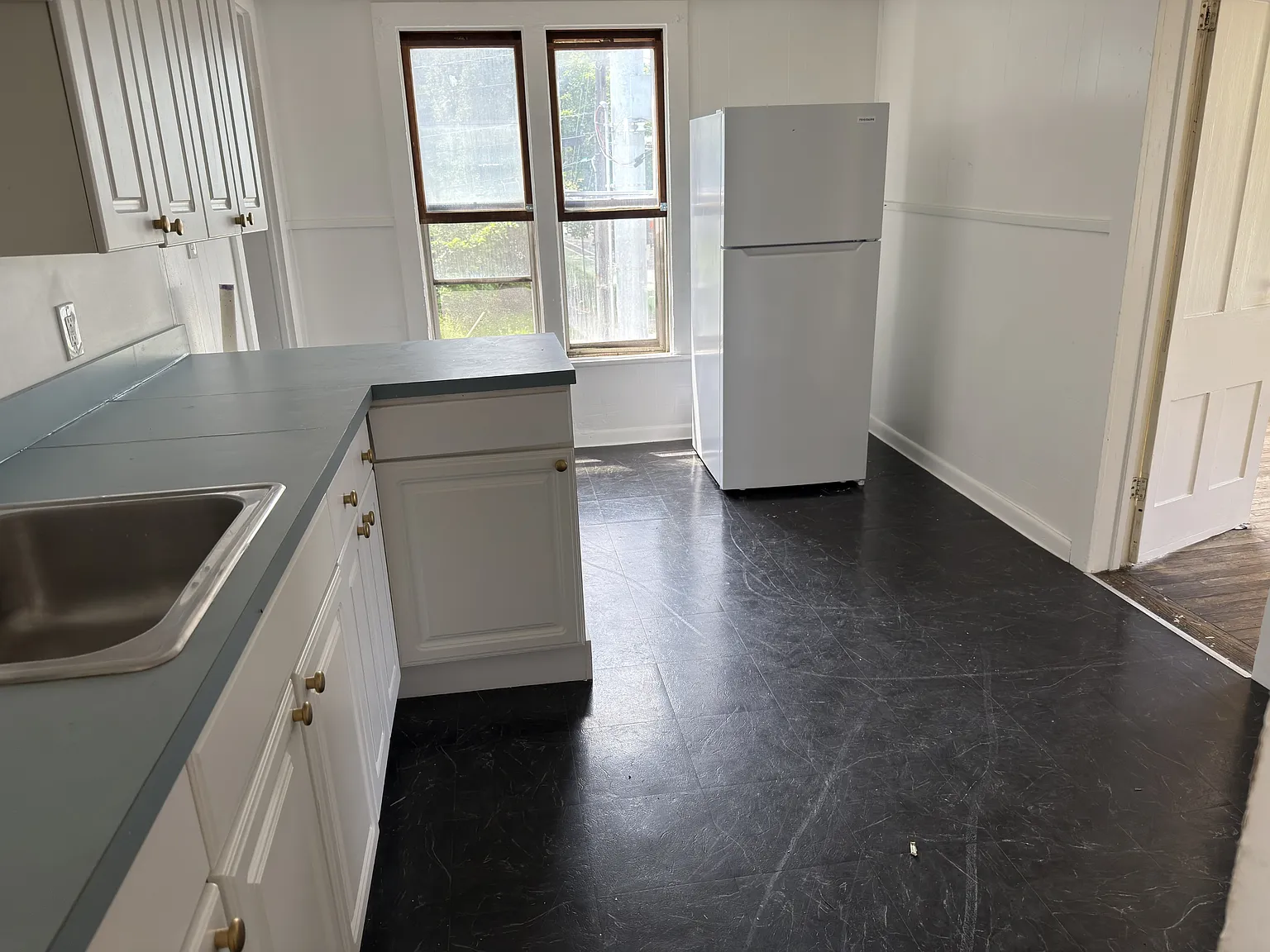 114-116 West 8th Street - 4 2nd Floor West — Photo 2