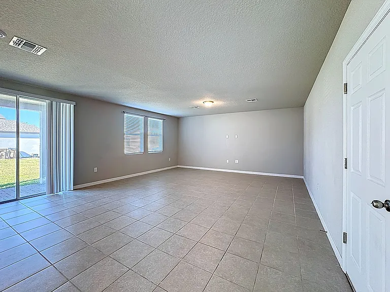 5251 Meredrew Ln — Photo 10