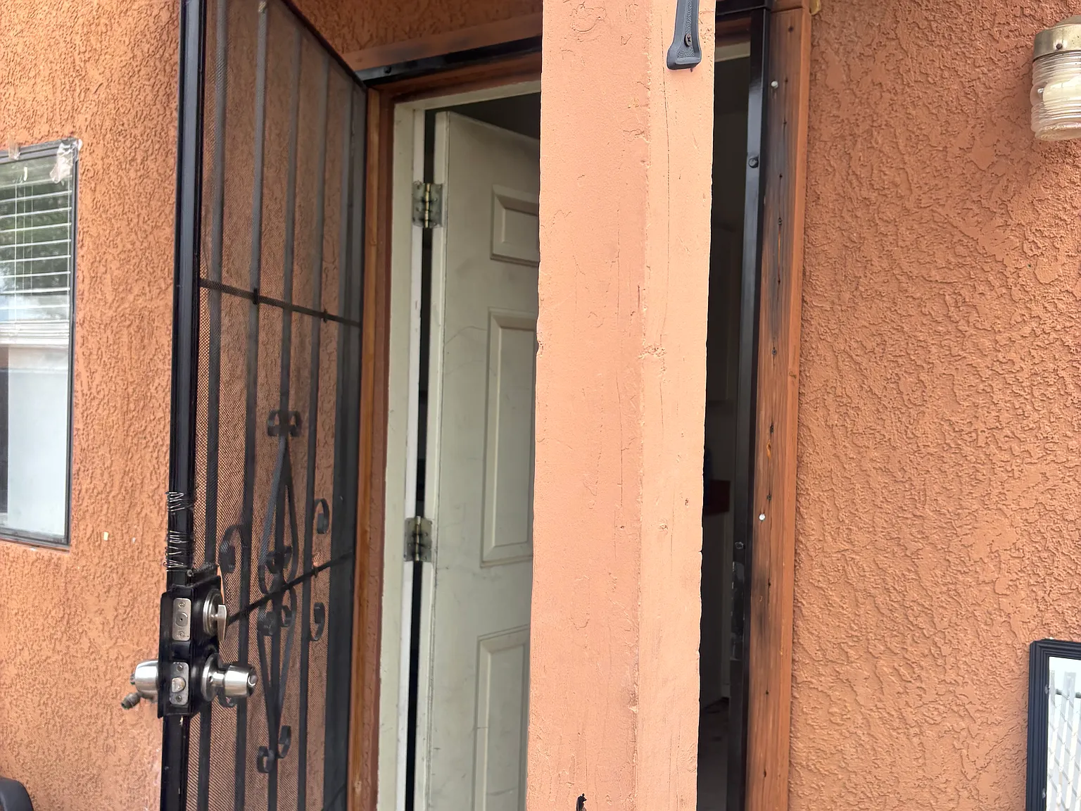 2 bed, 700 sqft, $1,325 — Photo 2