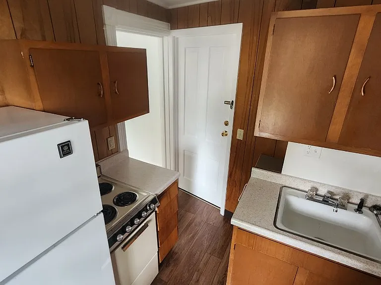 251 E Racine St — Photo 9
