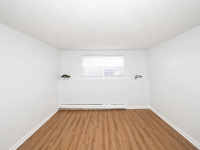 12 Williamsburg Ct #1 — Photo 12