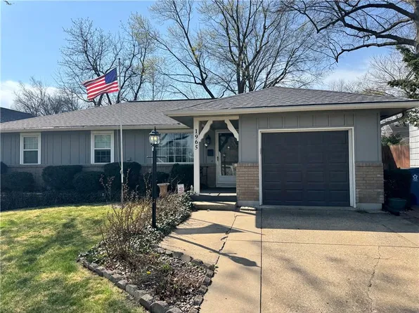 1965 W 73rd St, Prairie Village, KS 66208