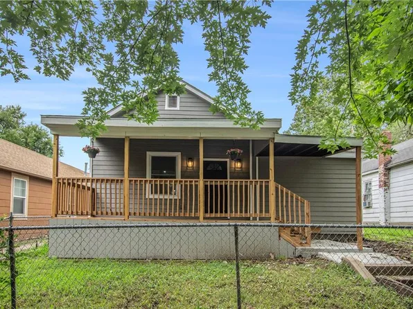 506 Dakota St, Leavenworth, KS 66048