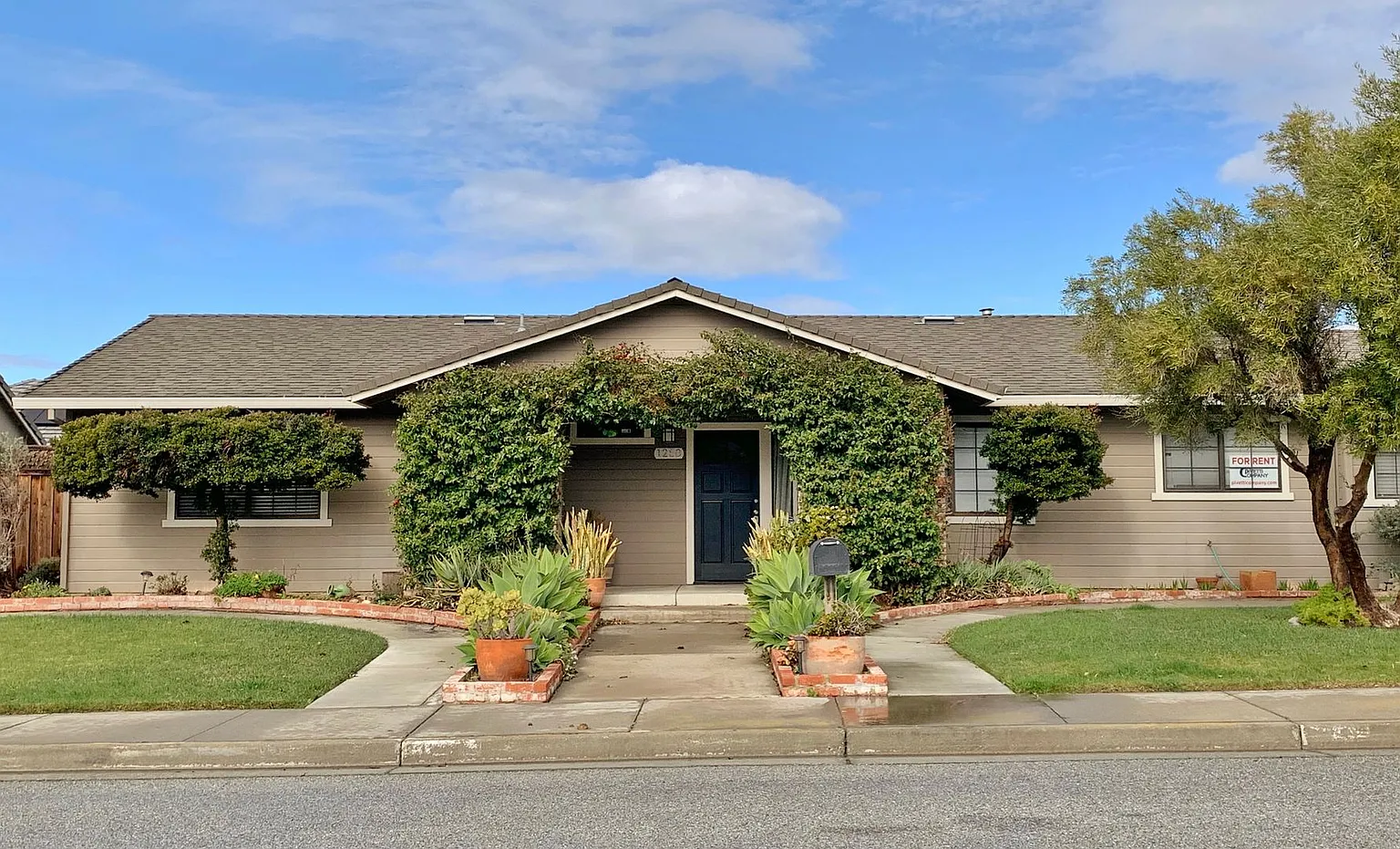 1250 Sawtooth Dr photo 1