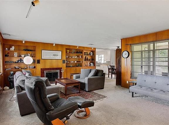 5th image of 4420 NE 56th St