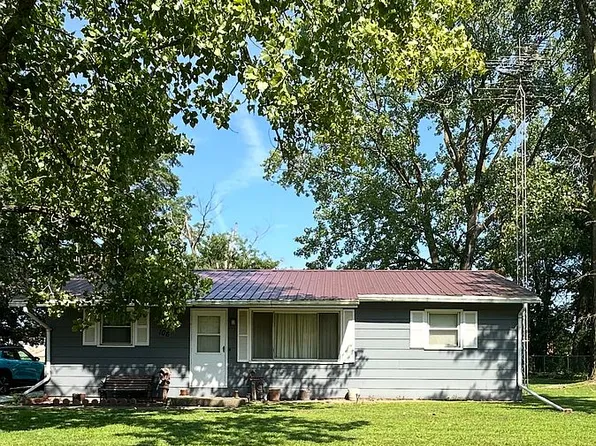 106 Locust St, Meredosia, IL 62665