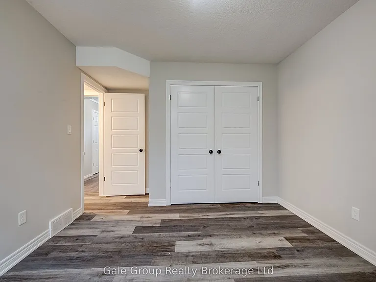 151 Norwich Ave — Photo 12