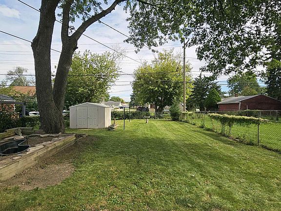 5th image of 14201 Poplar St