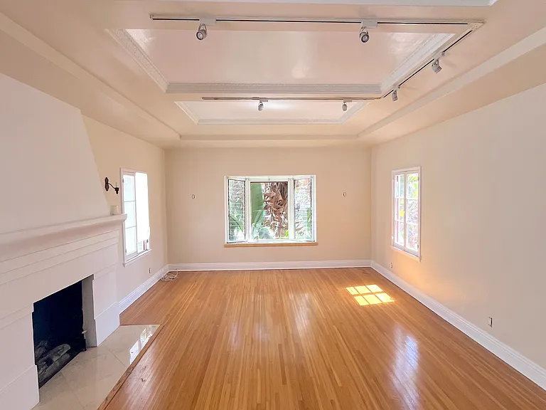 223 S Gale Dr #1/2 — Photo 5