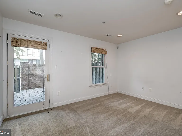 1236 Harbor Island Walk — Photo 53