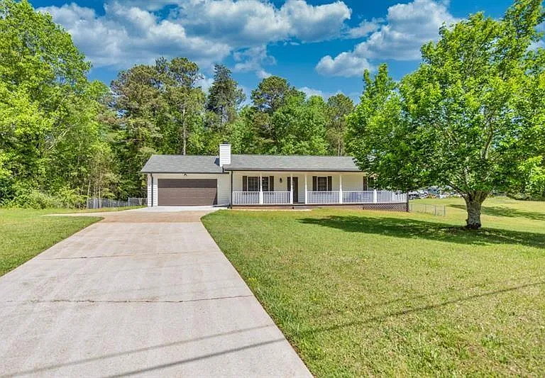 3200 Lee Dr — Photo 2