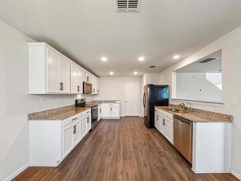 6231 Antares — Photo 11