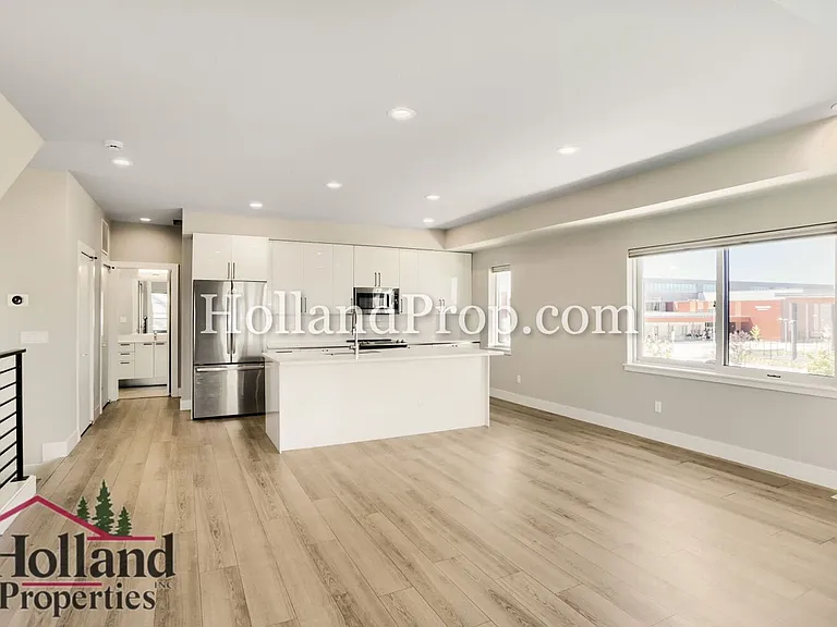 7450 SE Lago St — Photo 5