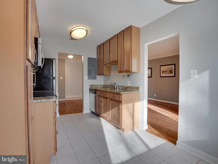 304 Hilltop Ln #F — Photo 20