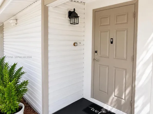 633 Mokena Dr #1, Miami, FL 33166