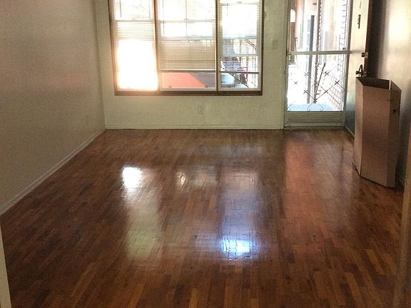 2nd image of 7236 Fountain Ave #2