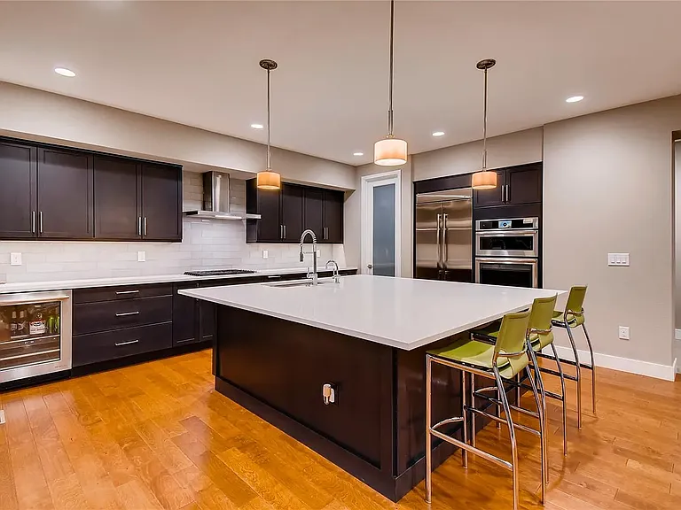 6131 N Chester St — Photo 11