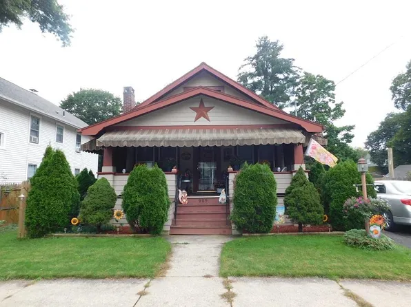 909 W Gray St, Elmira, NY 14905
