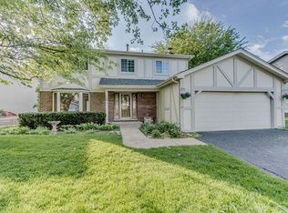 24W650 Springdale Dr, Naperville, IL 60540