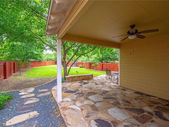 3rd image of 2313 Amur Dr