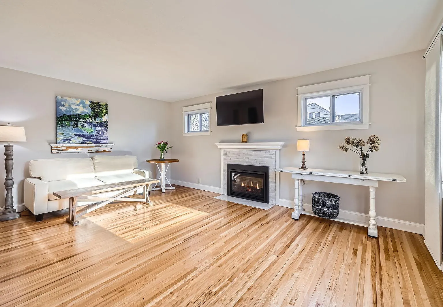 4 bed, 2512 sqft, $3,600 — Photo 4