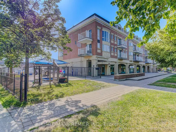 15 Cornell Meadows Ave #A205, Markham, ON L6B 1B6